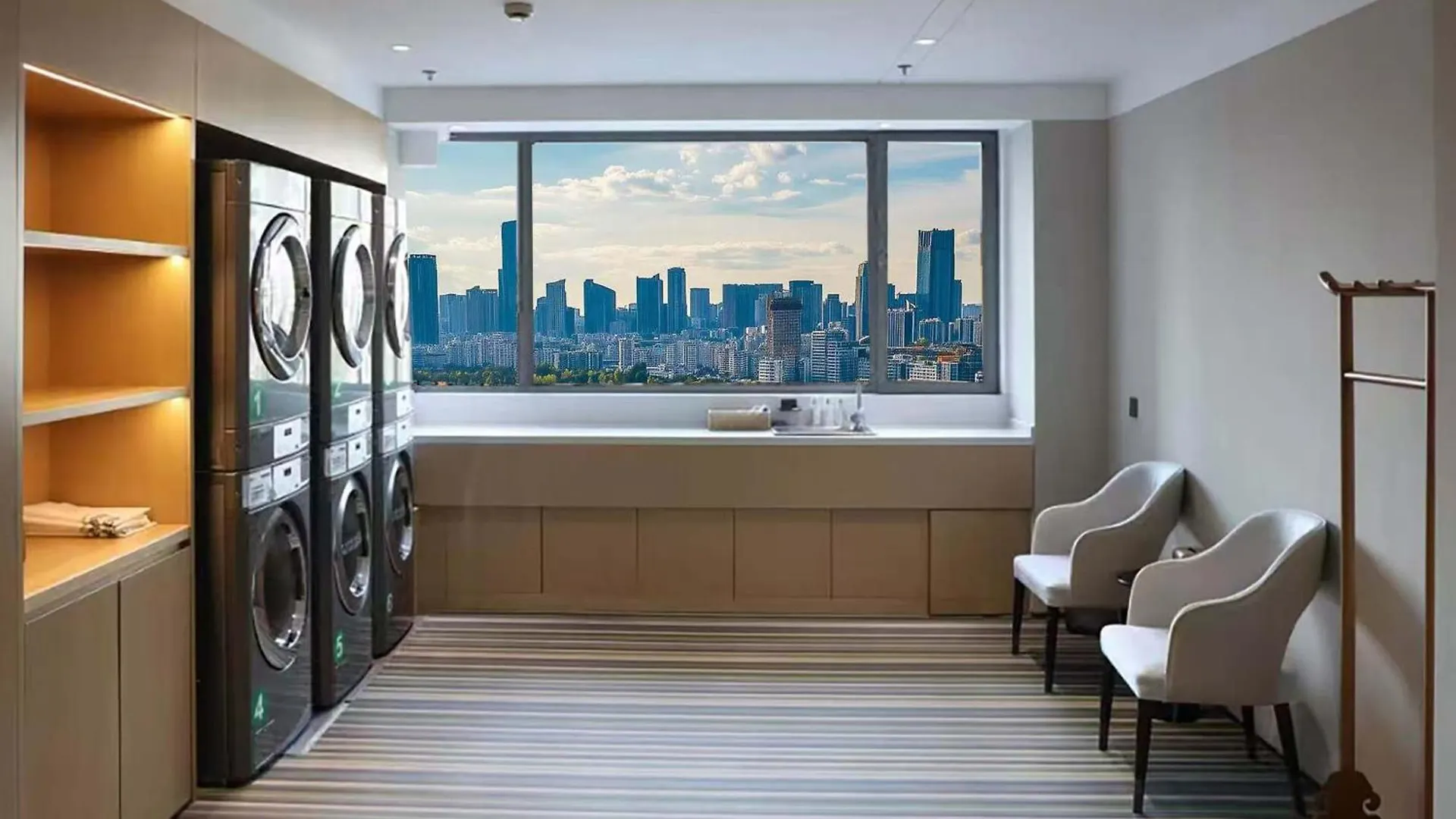 Holiday Inn Shanghai Huaxia By Ihg - Overlooking City Scenery At Sky View Restaurant