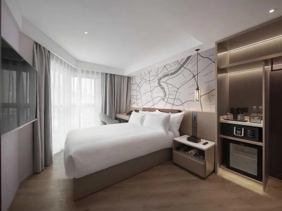 Holiday Inn Shanghai Huaxia By Ihg - Overlooking City Scenery At Sky View Restaurant